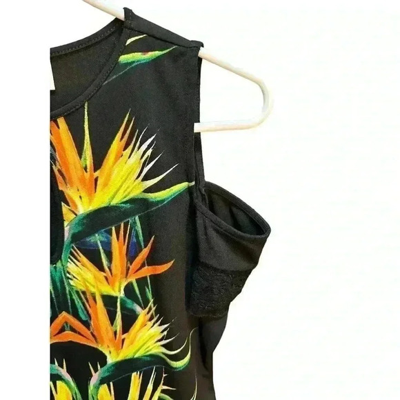 Bisou Bisou Cold Shoulder Tank Top Size Med, Pre-Owned - Picture 2 of 5